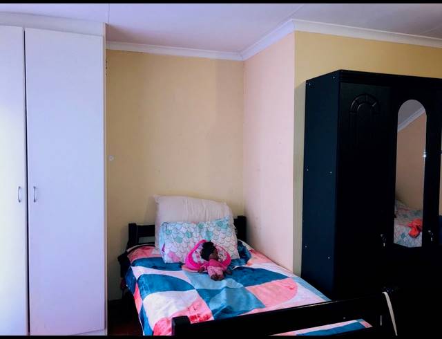 4 BEDROOM TOWNHOUSE FOR SALE IN SONNEVELD